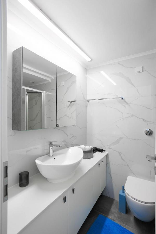 Electra Modern With Cozy Garden Apartment Iraklio